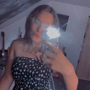 Meet your Posher, Azalea